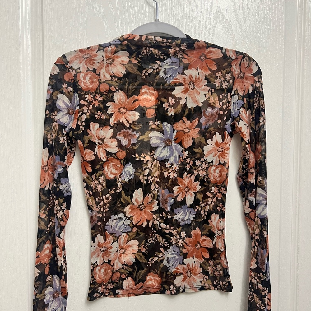 Versona Multicolor Floral Long Sleeve Top